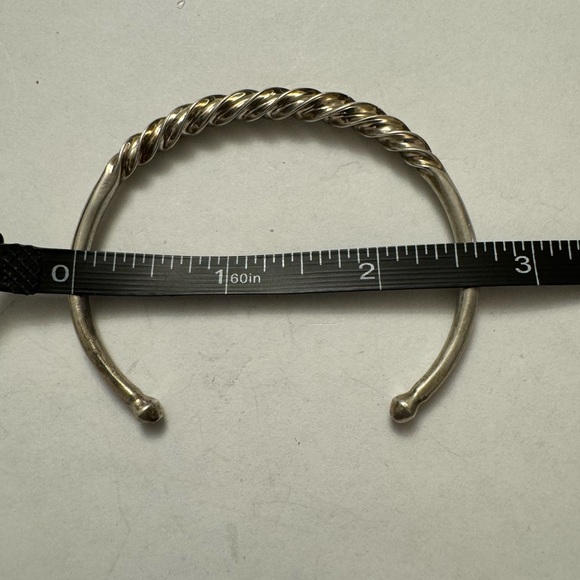 Vintage sterling silver twisted bangle. - Picture 3 of 4